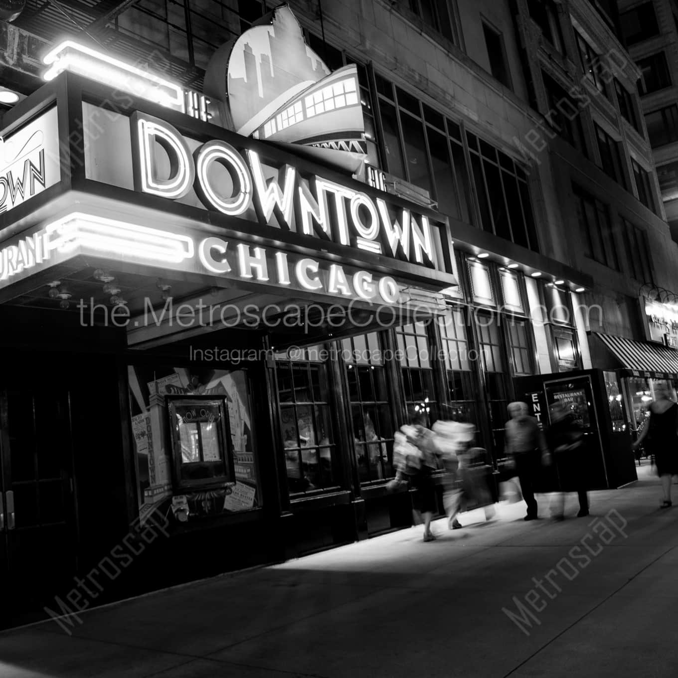 Downtown Chicago Bar black and white: Square crop